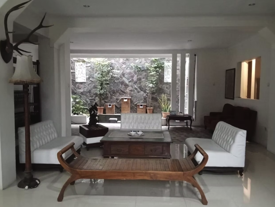 Rumah Mewah 3 Lantai Bukit Golf Hijau Sentul City | 5+1 KT, SHM, Semi Furnished